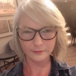 Meet your Posher, Lorraine